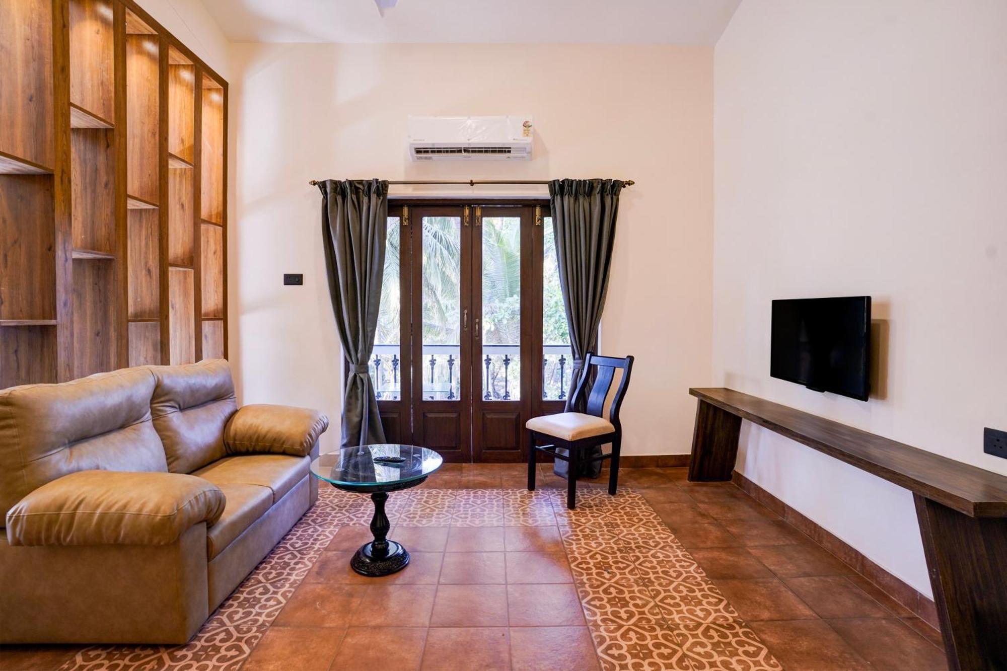 Collection O Dona Karen GOA Exterior foto
