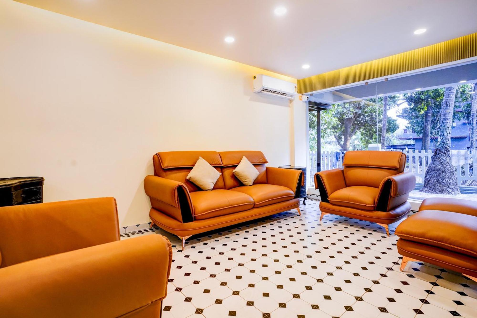 Collection O Dona Karen GOA Exterior foto